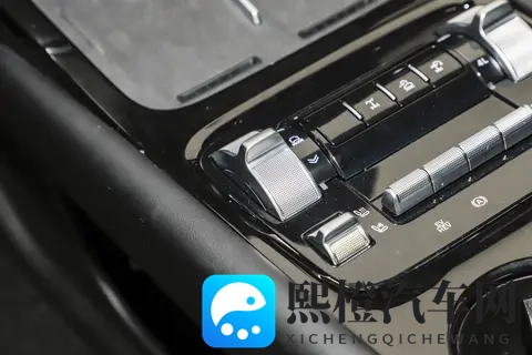 甘雨乳液狂飙网站：甘雨乳液销量激增，网站访问量大增-3