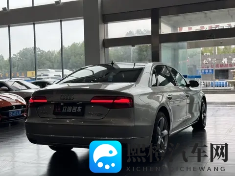 16万多拿下行政座驾,二手奥迪A8L,宜商宜家!-1