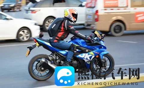 老汉把小莹按在车里做爰:老年男子车内对少女行不轨之事-2