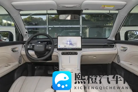 家用新能源SUV新选择!广汽埃安i60店内体验,不虚标不浮夸-1