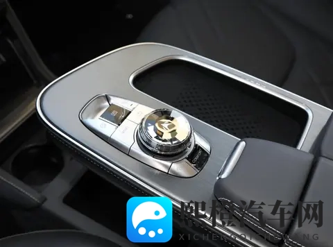 又一国产新能源，轴距2915mm，搭载华为双电机+宁德时代电池-1