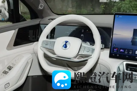 腾势N8L深度体验：30万级家庭大型SUV的全场景解决方案-2