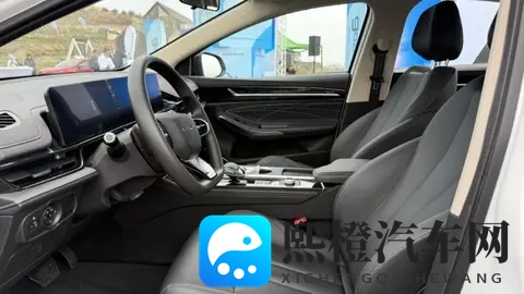 约13万起价，奇瑞艾瑞泽6哈萨克斯坦上市，15T+DCT，本地化适配-1