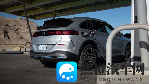 竟然出现在这里？首试奔驰纯电GLC，沙丘冲浪考验软件与性能表现-2