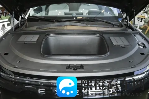 告别续航焦虑!星纪元ET用1615km续航和445%热效率说服了我-1