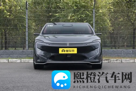 试驾阿维塔12，3020mm轴距+65L车载冰箱，空间配置都拉满-2