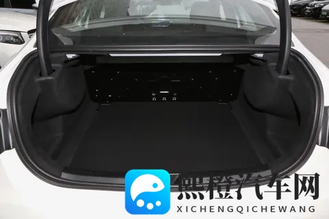 奔驰 A 级配置拆解:A180L 与 A200L 怎么选?144 万差价值不值-1