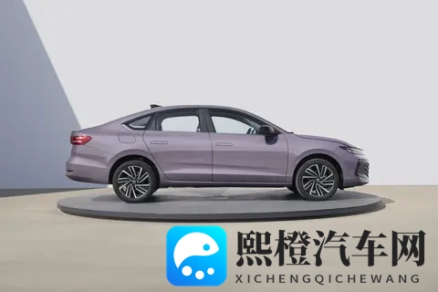 双外观_智能化升级_改用独立后悬架 大众朗逸Pro将于11月17日上市-1