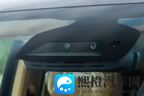 插混MPV的崛起，26款岚图梦想家，全能家商两用MPV-2