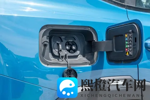 预算15万,带全家自驾游,选这辆SUV更省油,动力强,还很帅-1