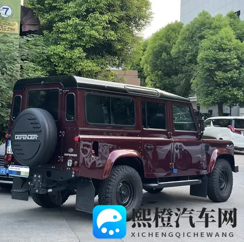 第一代路虎卫士底盘，为何成为战场上的“万能备件”？-1