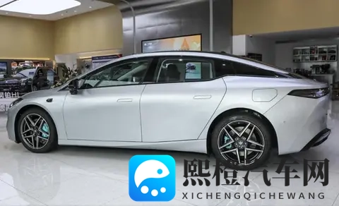 有亮点但不多,广汽昊铂GT推出新车型,提高销量恐怕有点难-3