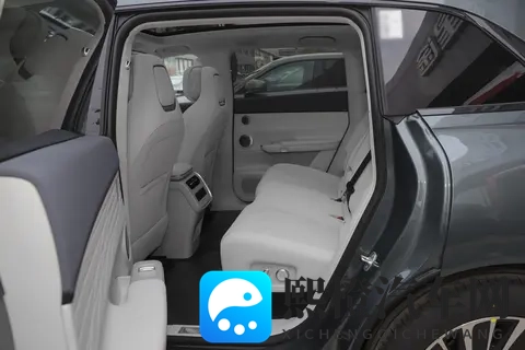 2025款星纪元ET增程+纯电 猎鹰辅助驾驶+飞鱼底盘 11月又有专属权益-1