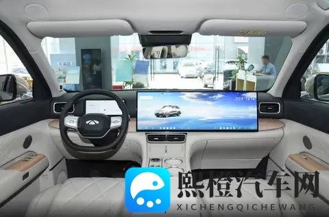 1899万就能买的大型SUV，车长超5米2，配大6座，风云T11-3