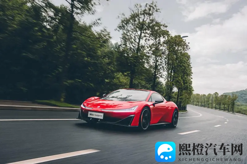 可灵活驾驭的性能猛兽！广汽昊铂SSR上演《广州飘移》大片-1