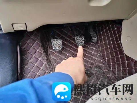 我开了3年车，才知道刹车前先踩死离合后刹车是大忌，都是经验！-1