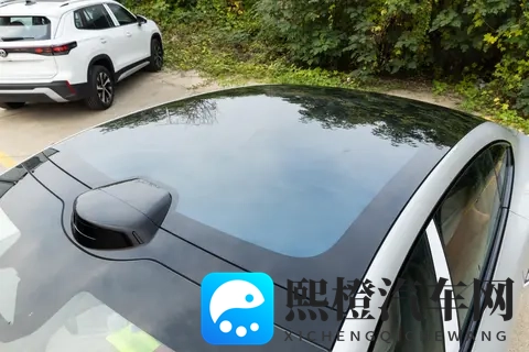 这款15万级四驱轿跑,37s破百,配激光雷达,轴距2915mm,太带劲-2