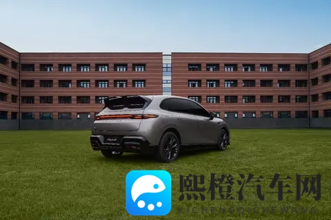 预售10万出头!零跑Lafa5真的值吗?凭什么别人比它便宜那么多?-1