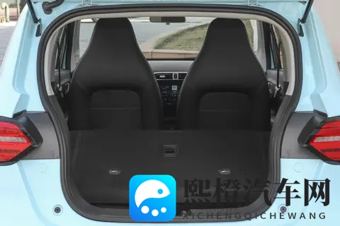 5 万级纯电家用车怎么选?零跑 T03 实测解析,帮年轻家庭精打细算-3