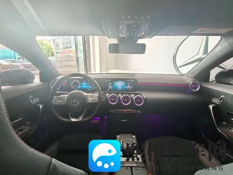 22款奔驰CLA轿跑，4万公里，16万不到体验优雅运动风-1