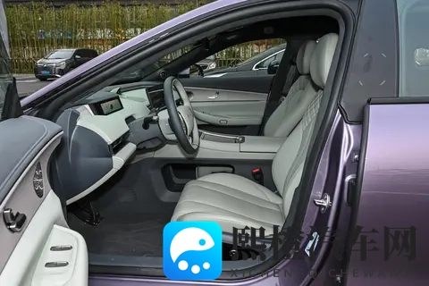 雪豹四驱+猎鹰辅驾+1645km续航:星纪元ES增程版试驾惊喜体验-1