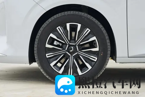 试驾星光730：家用MPV怎么选？7座空间+电滑门，真香！-2