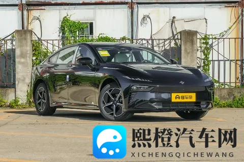 试驾东风奕派 eπ007+:颜值吸睛、操控够劲,智能还懂我-3