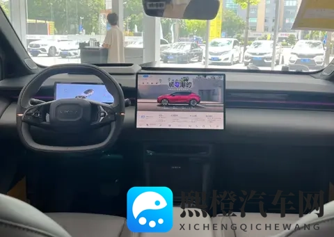 银色领克Z20惊现街头,官方新品还是车主改装?-1