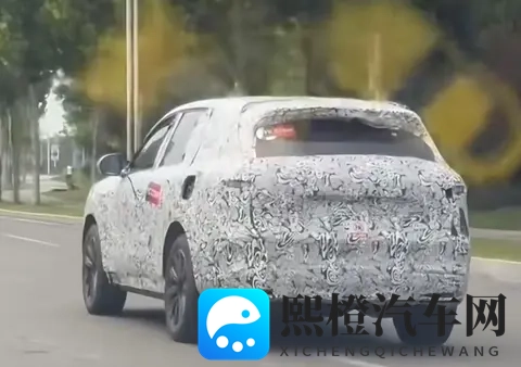 问界M6谍照曝光，鸿蒙智行添新将！预计2026年上市-2