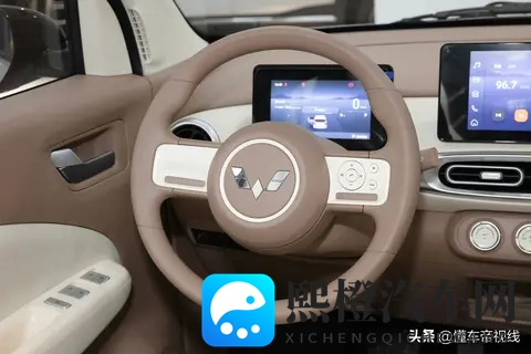 新车｜售558万元_续航301公里，五菱宏光MINIEV四门版新车型上市-2