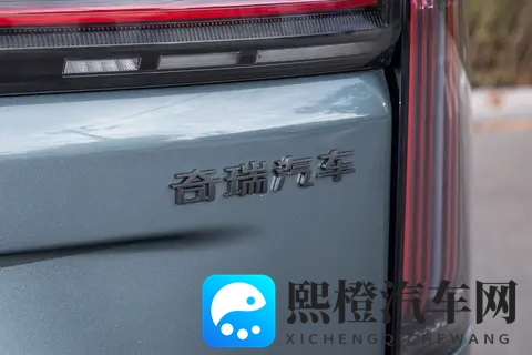 捷途 X70L 太卷了!CDC 魔毯底盘 + 32 种座椅,晕车党狂喜-3