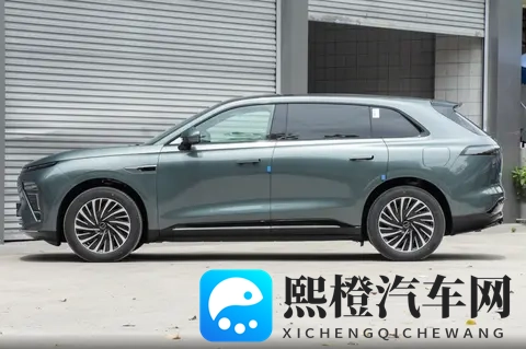 试驾2025款星纪元ET增程Pro高速辅助驾驶版：1898万享受豪华出行-1