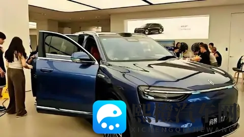 周末逛华为展厅真实一幕:50万的车被抢空,20万的车却无人问津!-3