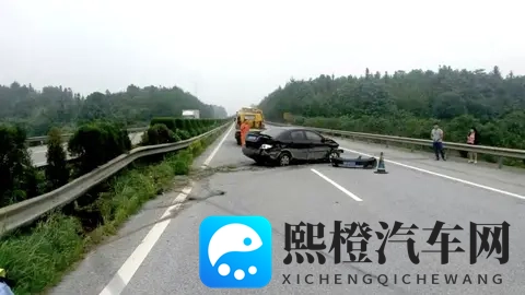 时速120爆胎：做对这3点，大大提高生还概率-3