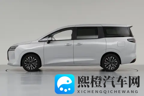 五菱星光730 PHEV：8万级7座家用车的务实之选-3