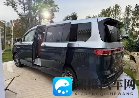 北汽制造锐胜 M8 中大型 MPV 将于 11 月 5 日预售-1