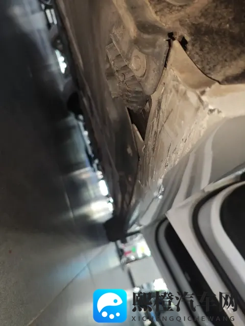 15万多拿下白色宝马325Li,8万公里正当年!-1