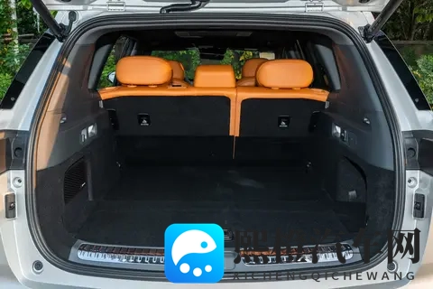 15 万级奶爸车选择?东风奕派eπ008五座版 :空间大,长途不费腰-2