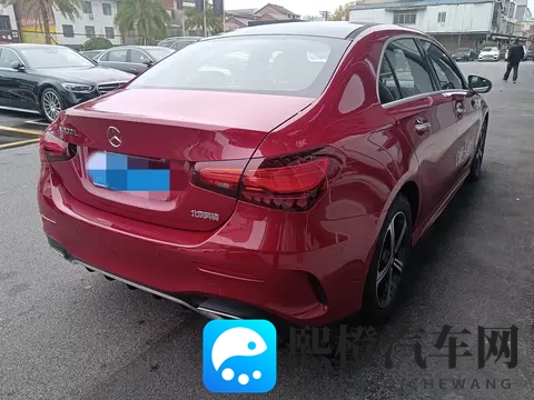 15万拿下准新一手红色奔驰A级，都市丽人的精致之选！-1