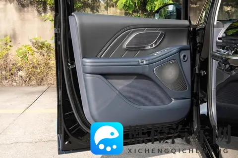 26款岚图梦想家：安全、智能、豪华全面突破，值得试驾体验-3