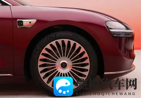 换标增配再出征!新款享界S9产品力硬刚同级竞品-1