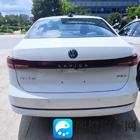 或将于11月正式上市 上汽大众朗逸Pro下线-1