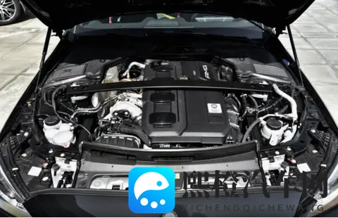 零百加速43秒，价格有所下调，26款奔驰C级AMG上市-2