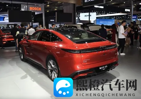 星纪元ES纯电版将再出新款，动力续航新提升，轴距达3米-1