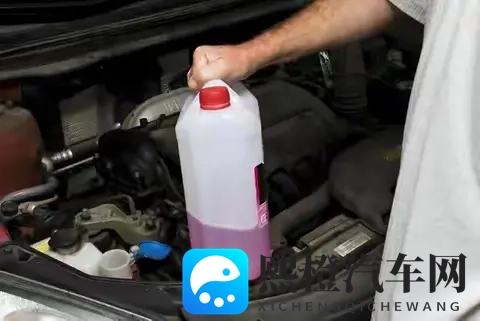 原车防冻液可以使用多少年?记住这2种情况,及时更换防冻液!-1