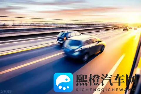 自动挡遇上长下坡怎么开最安全？记住这个救命方法，避免刹车失灵-3