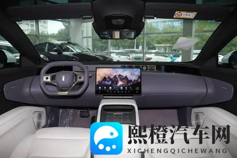阿维塔12全新升级   十二项同级别尊享   标配华为四激光雷达  这车如何？-1