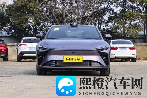 智能底盘+猎鹰辅助 15万级家用车 星纪元ES戳中出行痛点-2