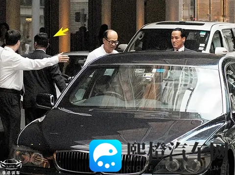 20年千万防弹车易主!李嘉诚宝马内饰极简,网友顿悟了?-2