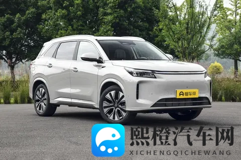 赛力斯这次真大方!第三代蓝电E5 PLUS预售开启 ,续航、四驱都有-3